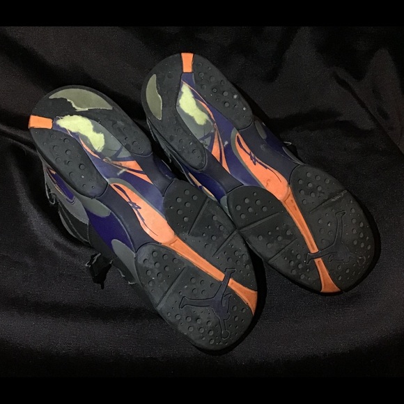 Air Jordan 8 Retros - Picture 4 of 6